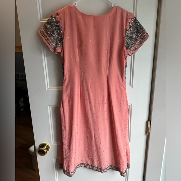 Salmon pink & silver custom shalwar kameez - Picture 3 of 12